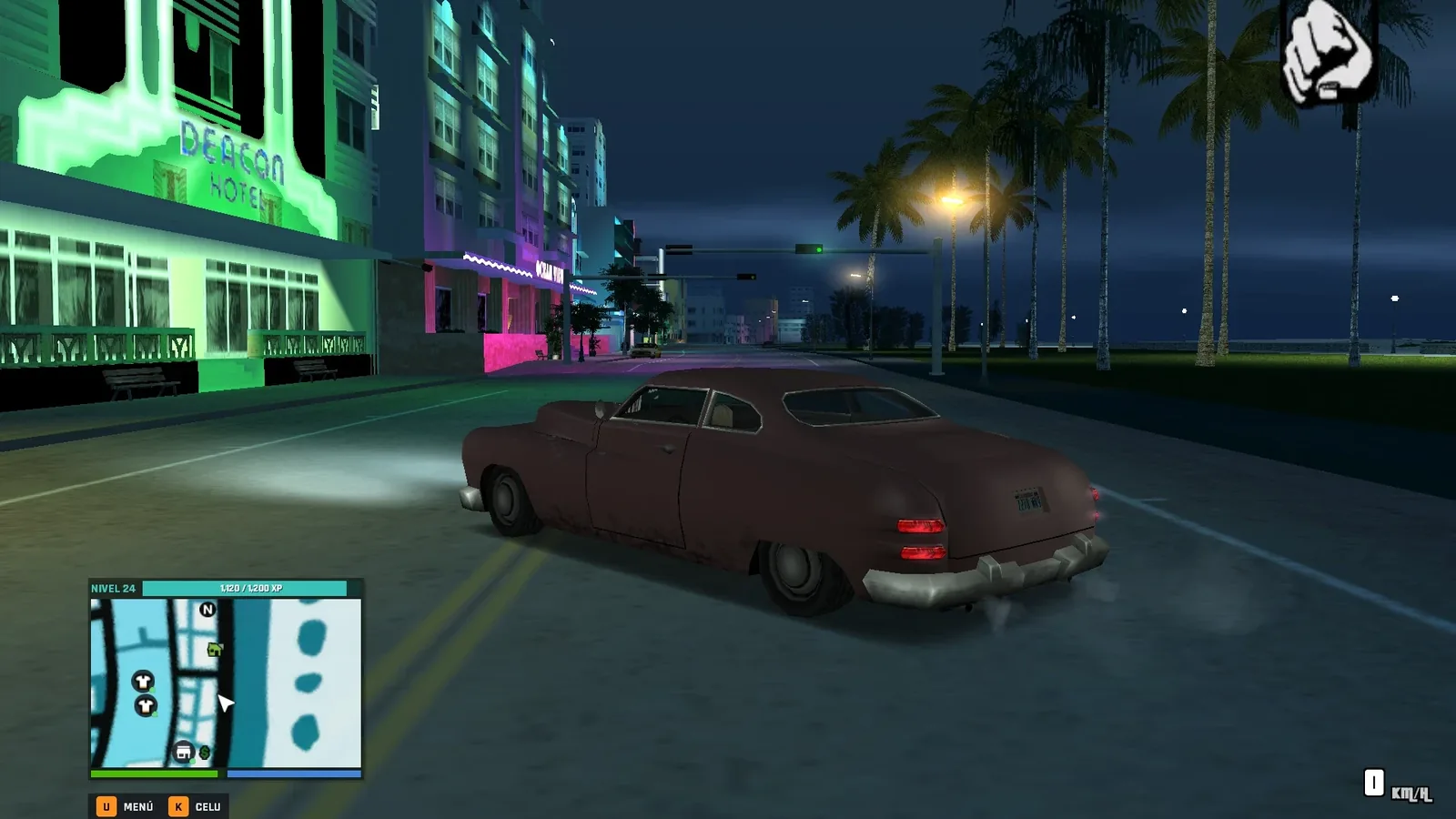 Ocean Drive de noche, con el Deacon Hotel y el Ocean View